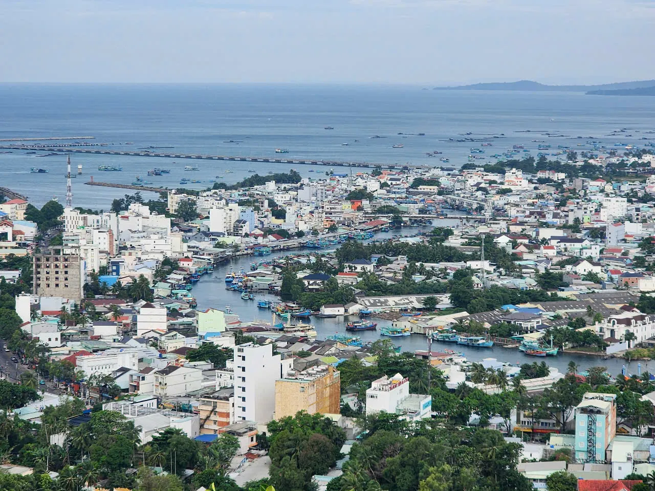 mot-goc-tp-phu-quoc-hom-nay-1737453213218268903927