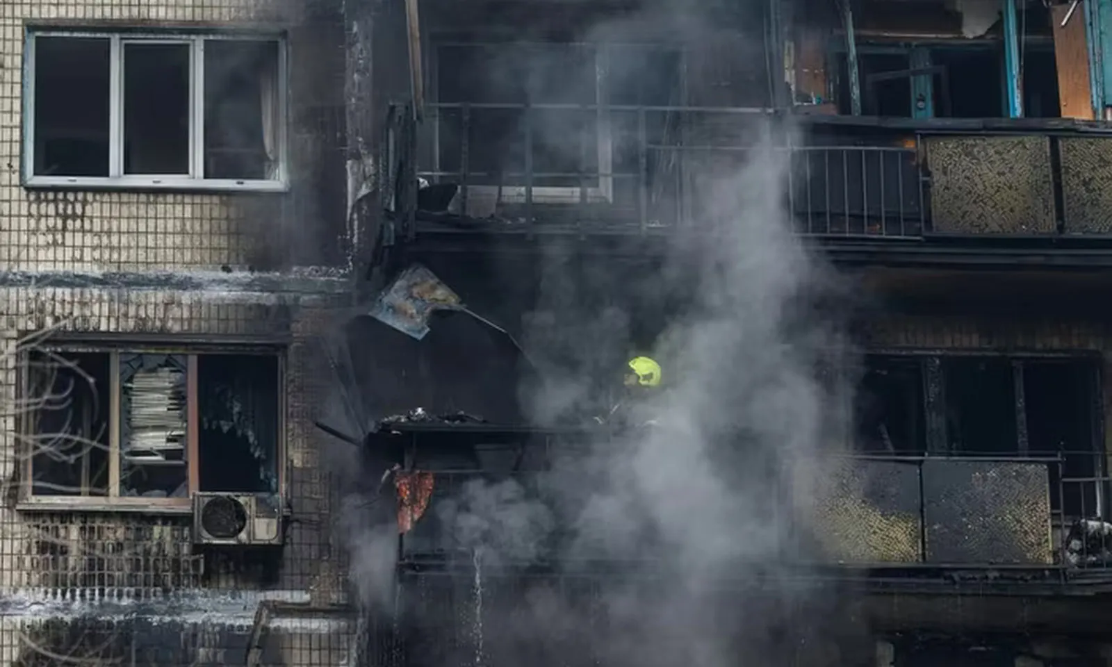 Nga mở đợt không kích lớn nhất trong một tháng khi phái đoàn Ukraine sang Mỹ đàm phán