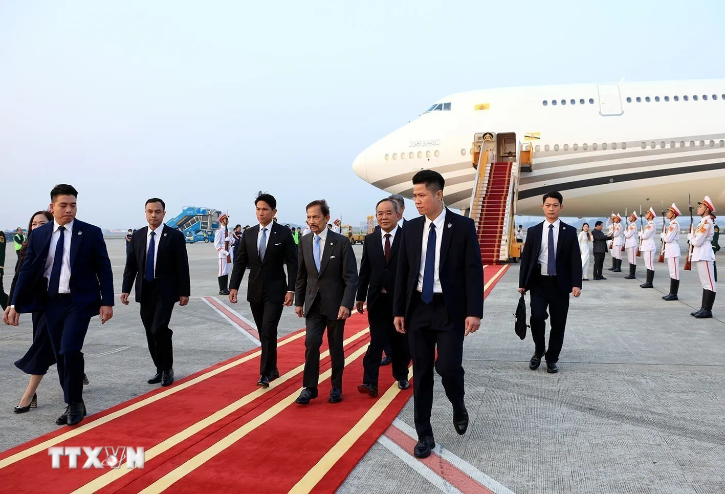 quoc-vuong-brunei-bat-dau-tham-chinh-thuc-toi-viet-nam-8442136-4