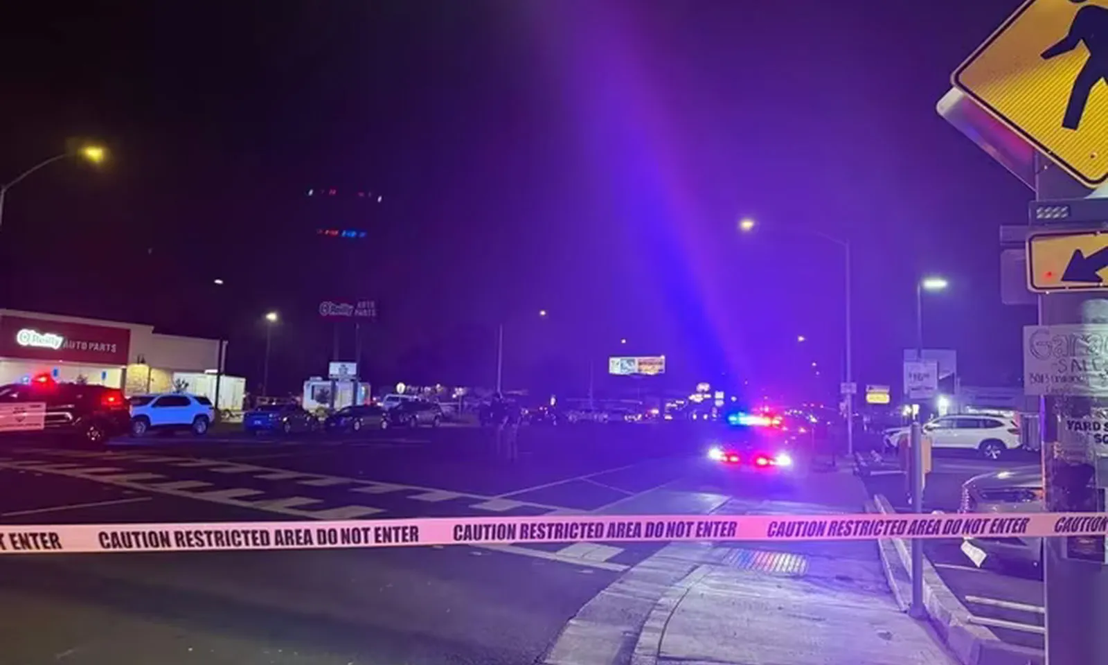 Xả súng tại buổi tụ họp gia đình ở California: 4 người chết, 10 người bị thương