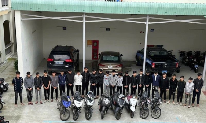 Đà Nẵng: Bắt tạm giam 9 thiếu niên mang hung khí lạng lách trên đường
