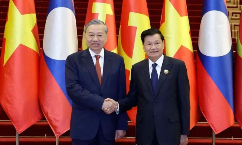 tong-bi-thu-to-lam-gap-tong-bi-thu-lao-1-resize