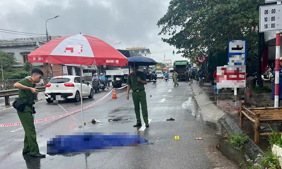 Quảng Ngãi: Va chạm giữa xe thu gom rác và xe máy, một người đàn ông tử vong