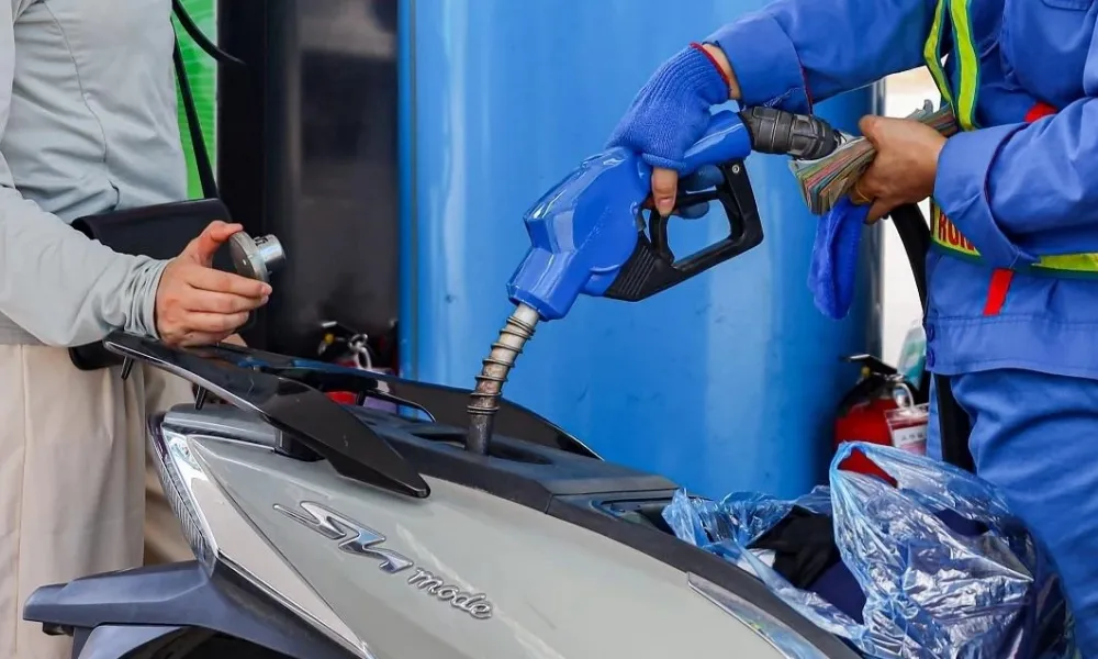 Giá xăng có thể tăng 500 – 700 đồng/lít