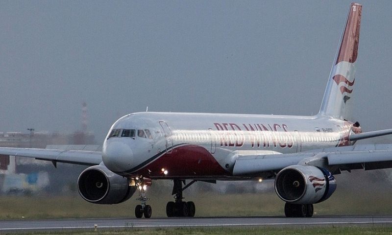 Máy bay Nga cháy động cơ, hạ cánh khẩn cấp