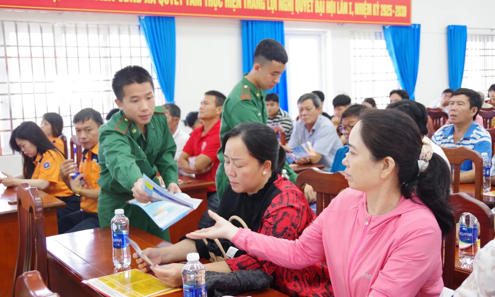 Ngư dân xã Long Hải được hướng dẫn kỹ năng cứu hộ cứu nạn trên biển