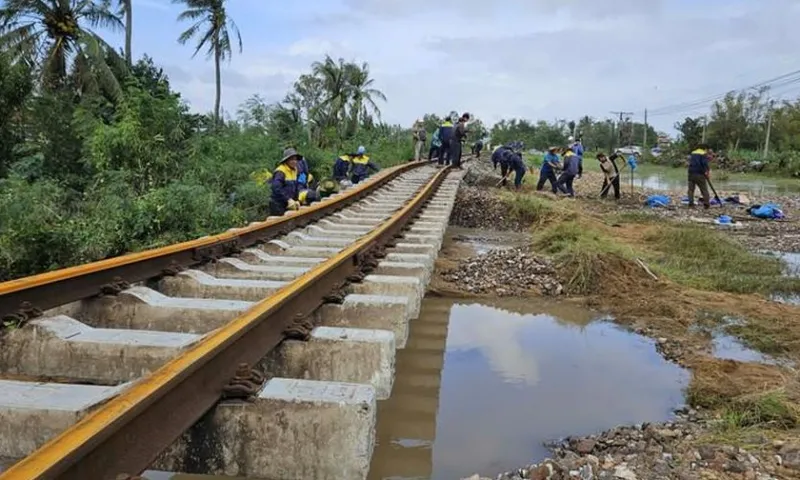 Công bố tình huống khẩn cấp khắc phục hư hỏng tuyến đường sắt Bắc–Nam