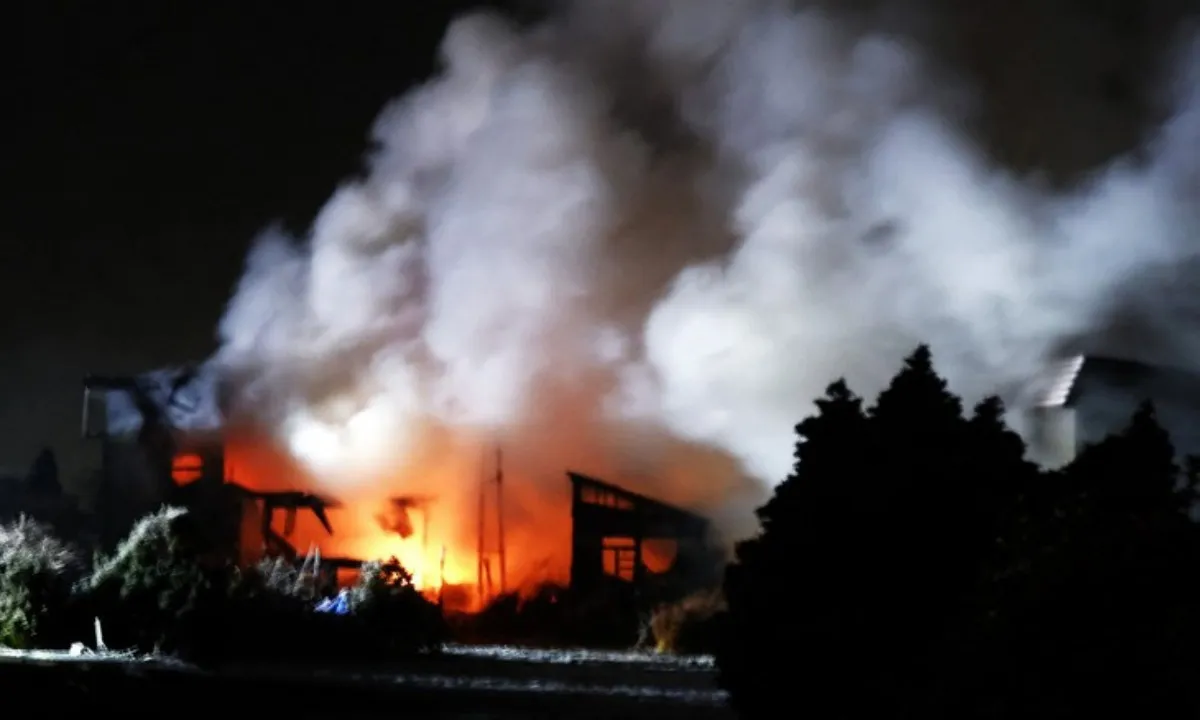 afp2025120887gu6cev2midrestopshotjapanearthquaketsumani-1765248512818373897378