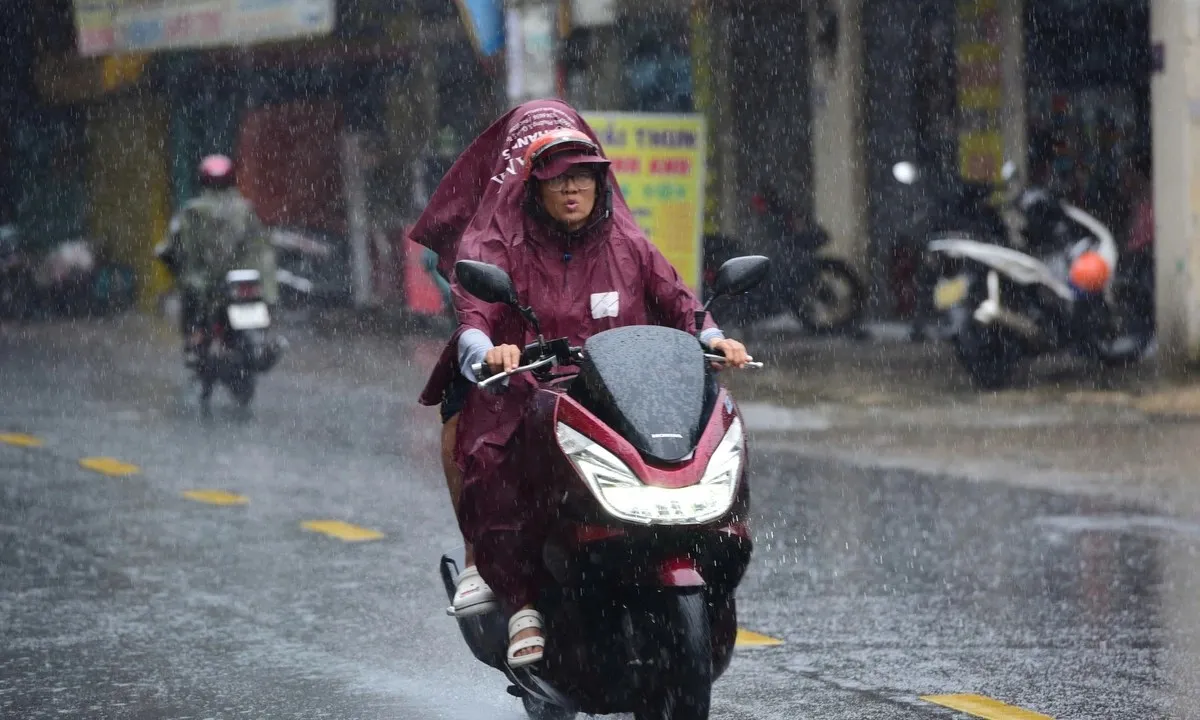 Thời tiết 9/12: Trung Bộ, Nam Bộ có mưa to và dông