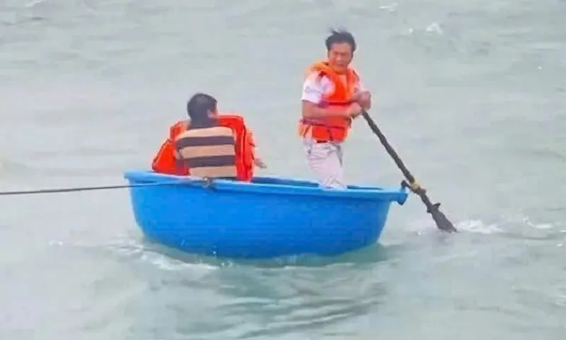 Chủ tịch nước tặng Huân chương dũng cảm cho 2 ngư dân Lý Sơn