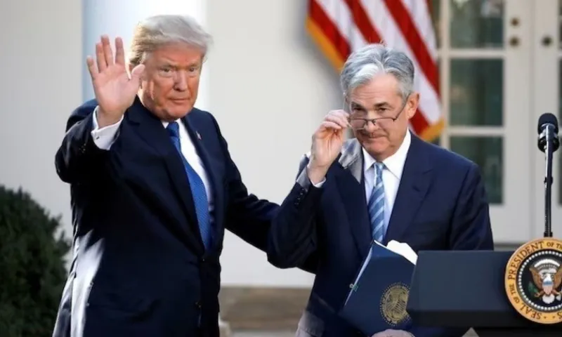 Ông Trump chỉ trích Fed giảm lãi suất “quá nhỏ”