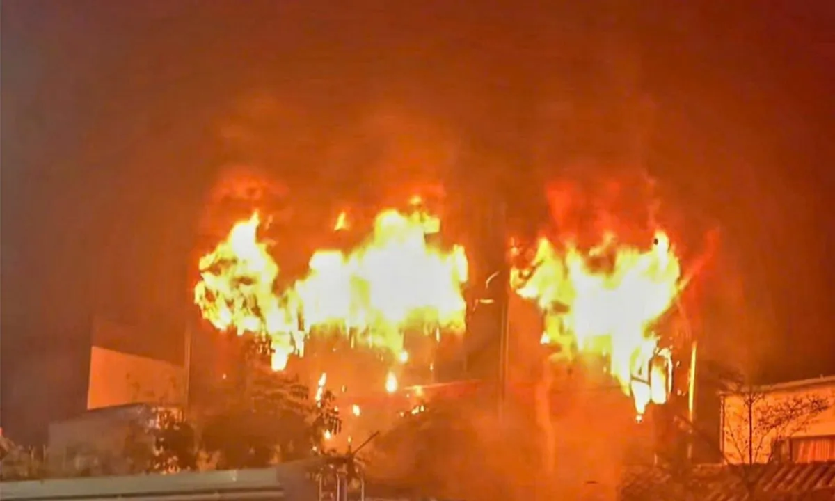 1212-chay-nha-hang-bac-ninh