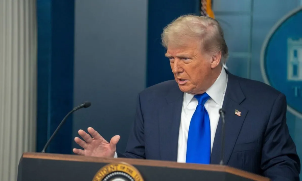 Ông Trump ký sắc lệnh AI: Washington muốn “cầm trịch”