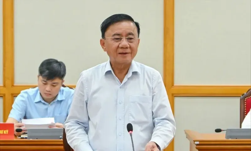 Ban Bí thư siết chặt hội họp, cấp trên không can thiệp trái thẩm quyền 