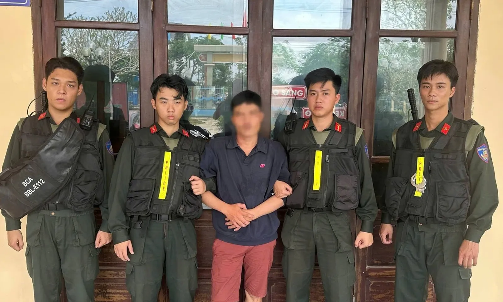 Kịp thời khống chế đối tượng ngáo đá đe dọa tự sát