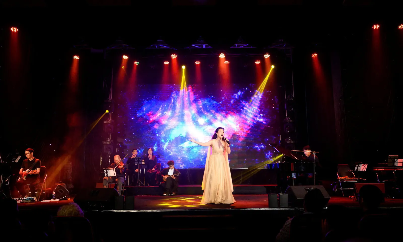 CHẮP CÁNH ƯỚC MƠ: Từ Học Bổng Đến Hành Trình Đồng Hành