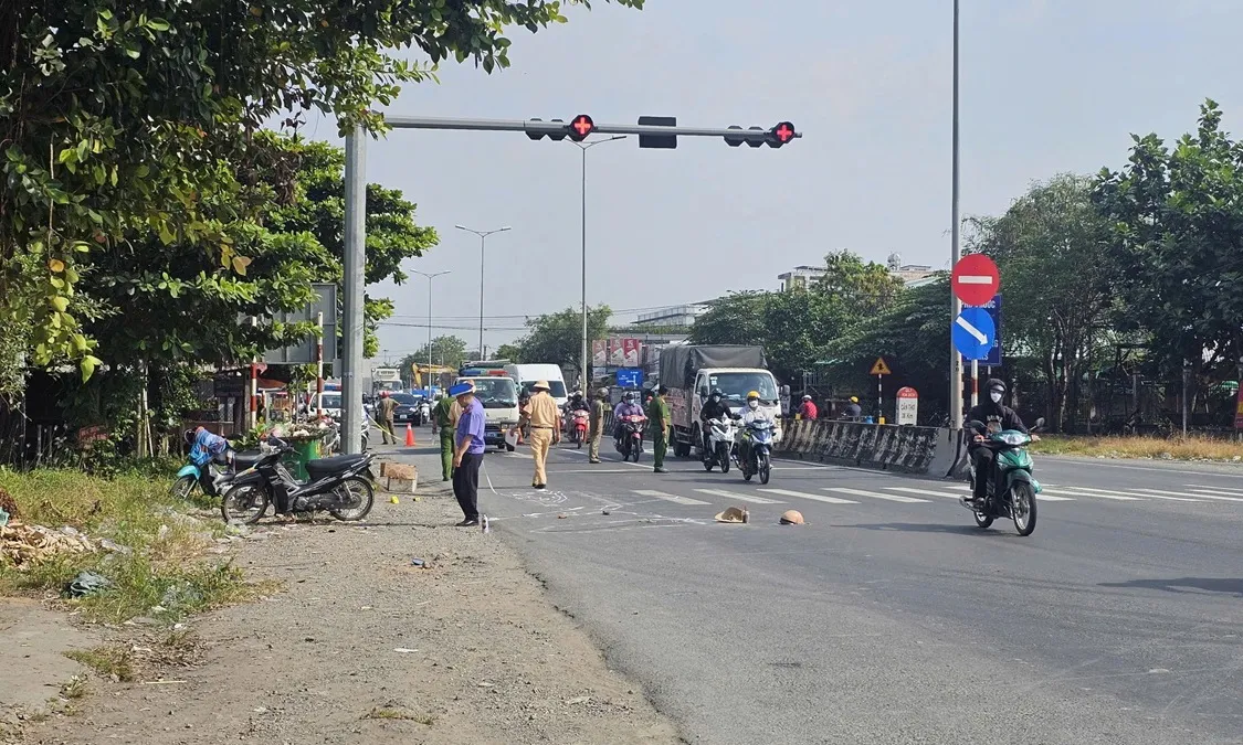 Vĩnh Long truy tìm ôtô liên quan vụ tai nạn khiến một cụ bà tử vong gần cầu Mỹ Thuận