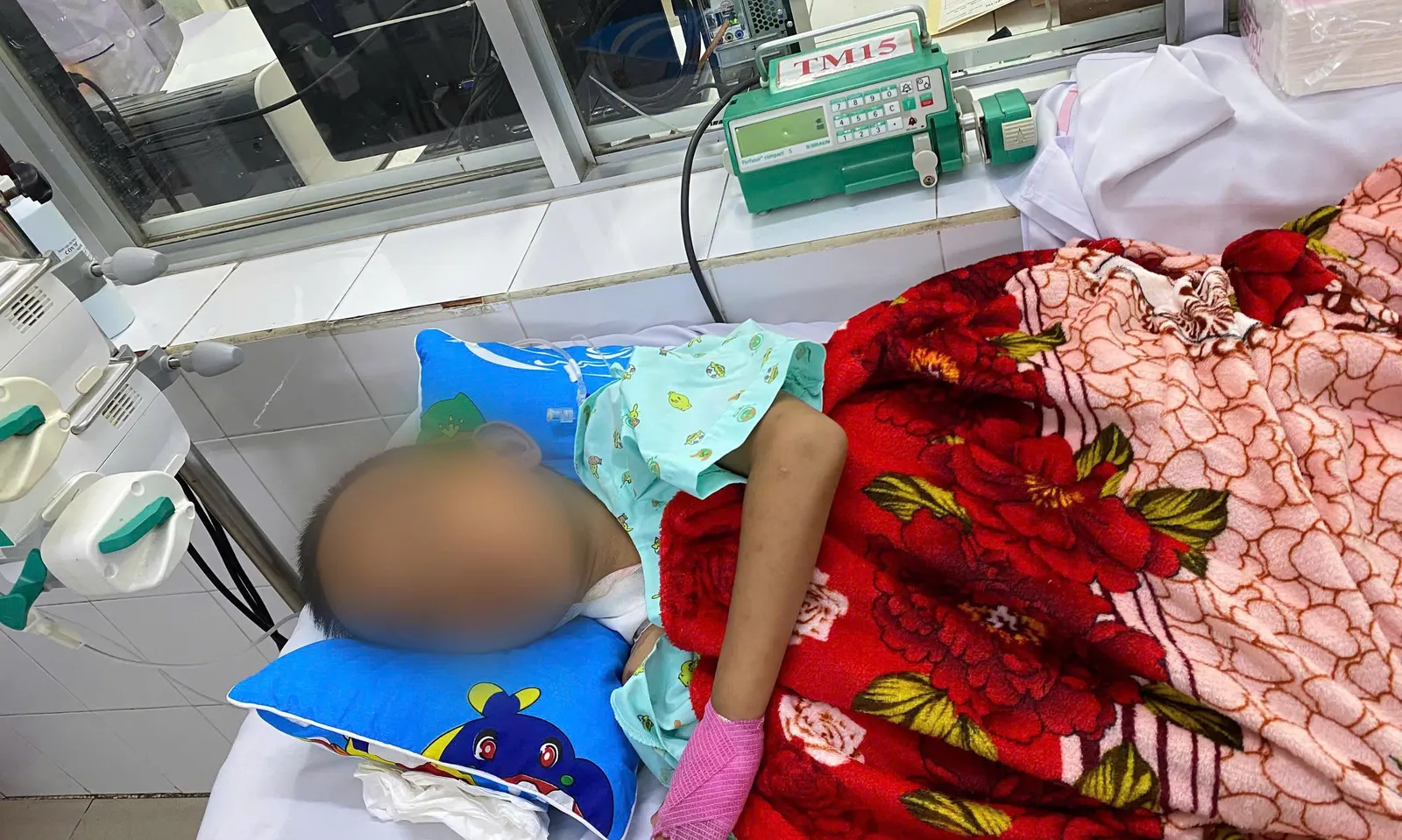 60 phút vàng cứu sống bé trai 5 tuổi bằng ECMO