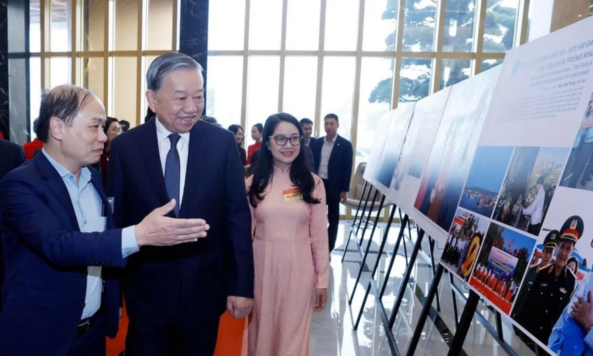 1912-tong-bi-thu-tuyen-giao-va-dan-van-4