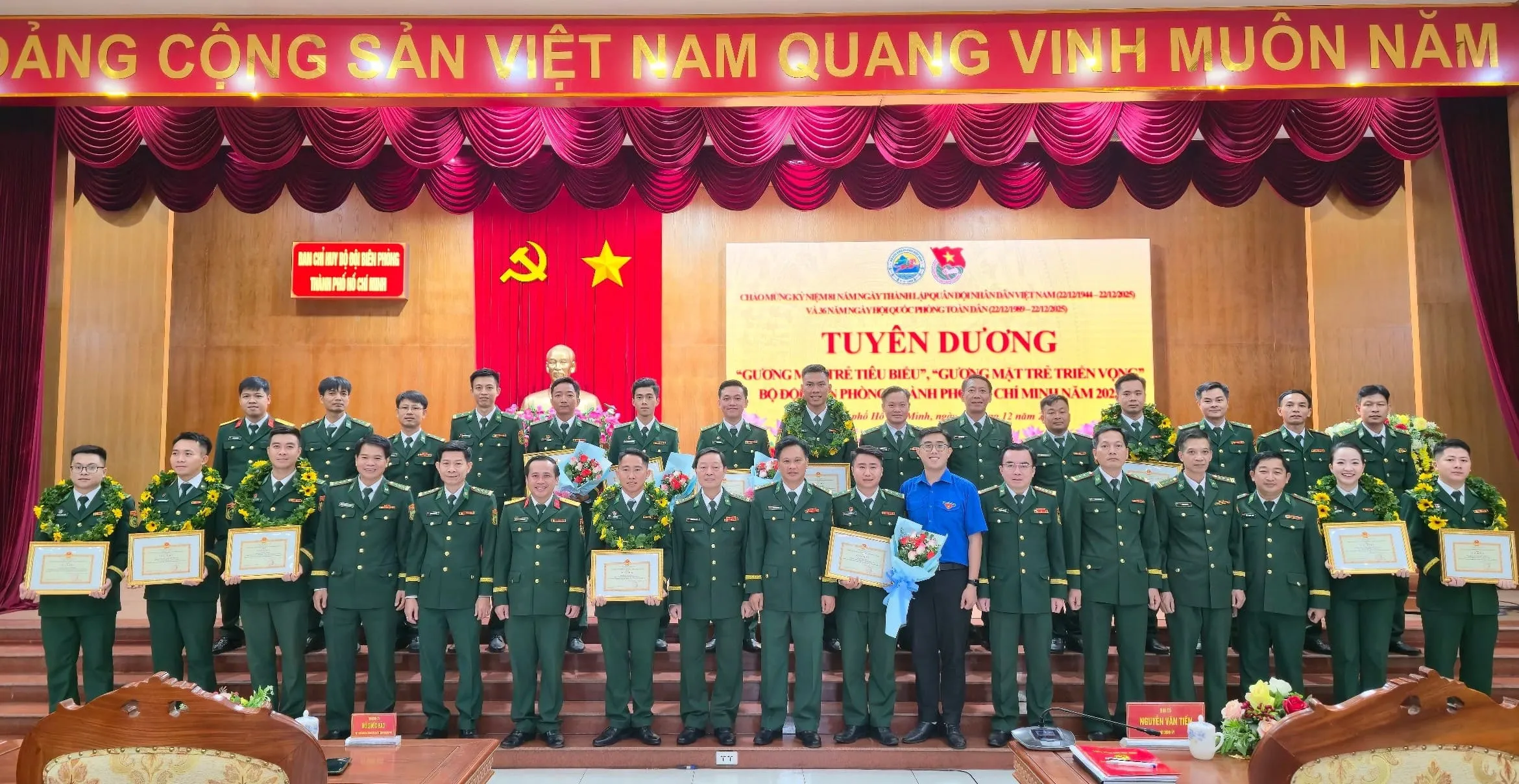 anh 6, chup luu niem