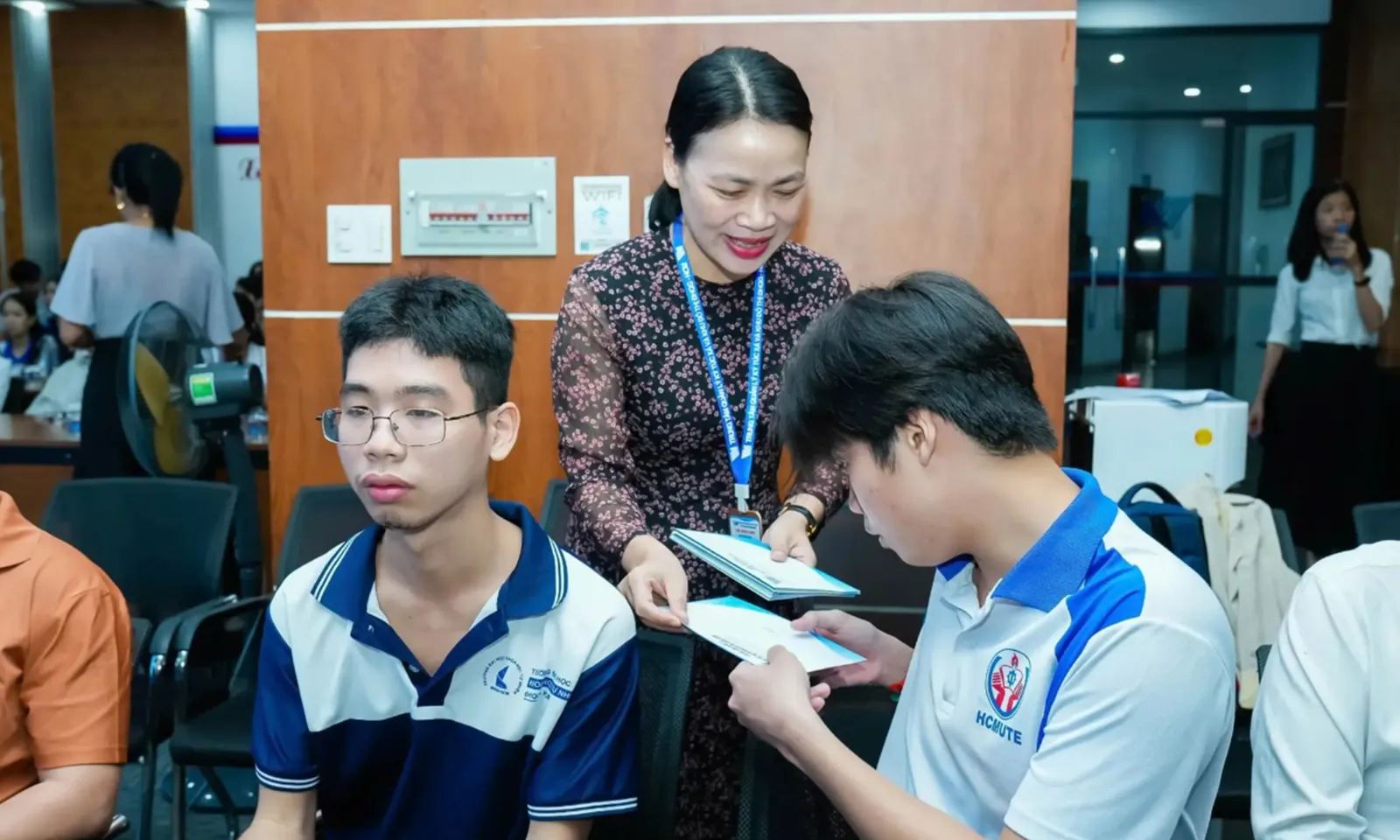 Ký túc xá ĐHQG-HCM hỗ trợ hơn 600 sinh viên có gia đình bị ảnh hưởng bão lũ 2025