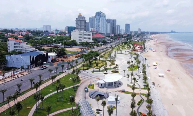 photo-1-17661142162331696310536