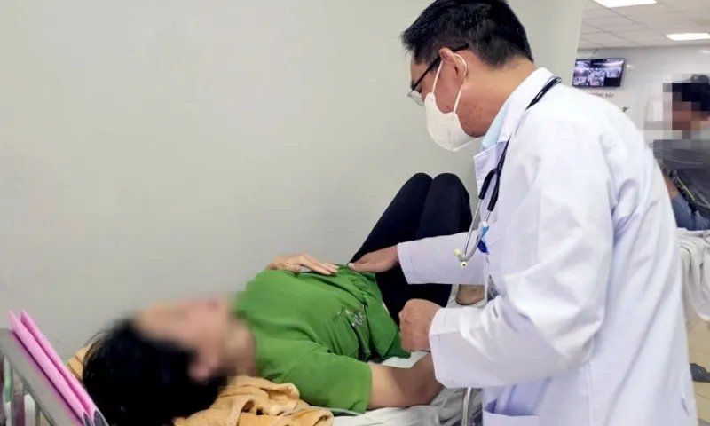 TPHCM: 42 người ở phường Phú Mỹ nhập viện nghi NĐTP