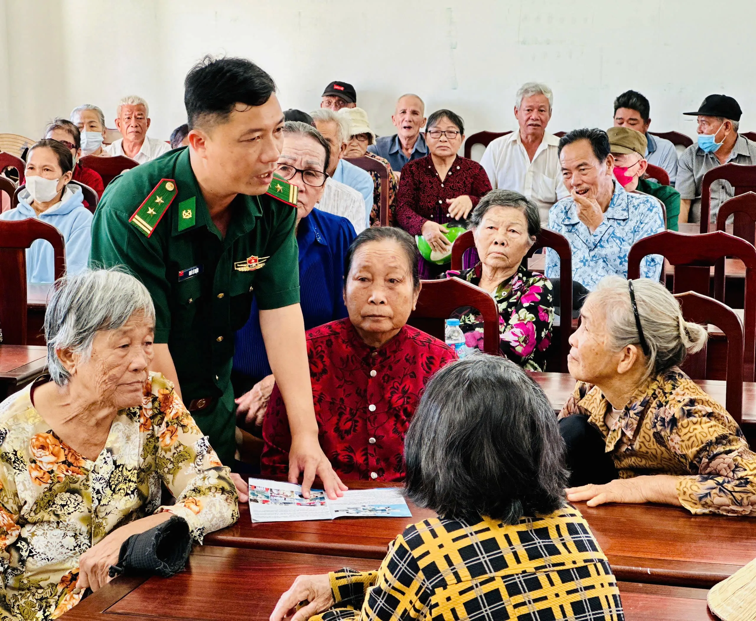 A4, tư vấn, hỗ trợ người dân-min