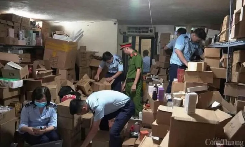 Phát hiện cơ sở kinh doanh nước giặt giả mạo nhãn hiệu trên mạng