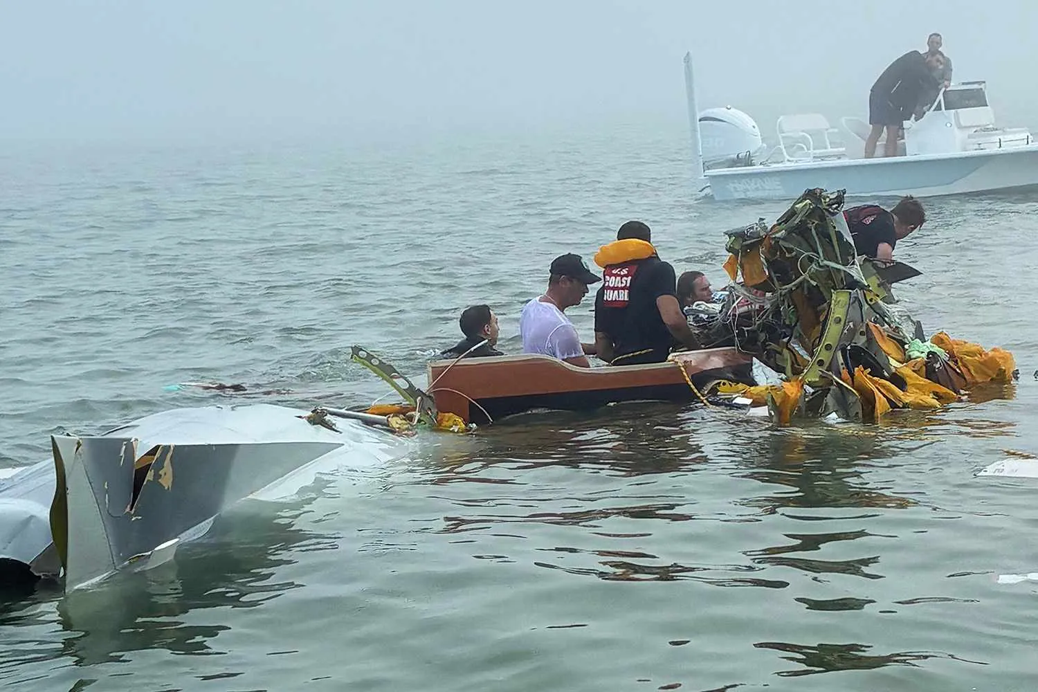 plane-crash-galveston-122325-2-577879a2e3804d388c4eae641ef9b3d8