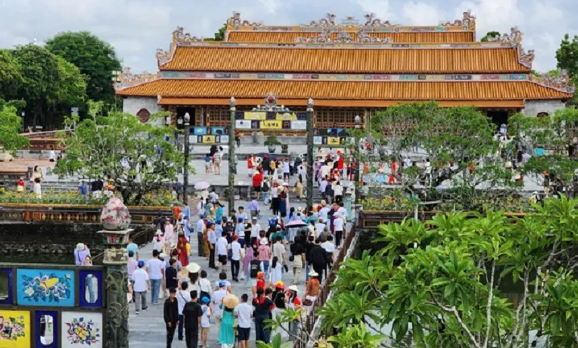 Thúc đẩy sản xuất kinh doanh, tăng cường kiểm tra, quản lý thị trường du lịch dịp Tết