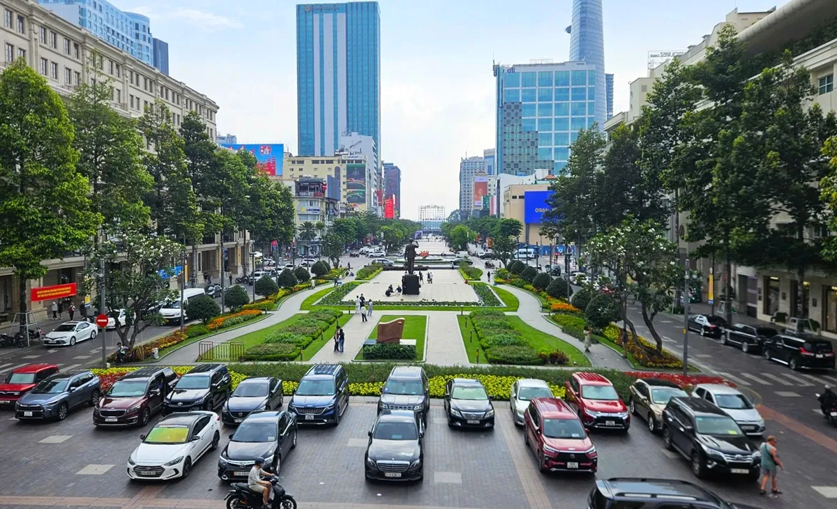 pho-di-bo-nguyen-hue-sy-dong-1766724872850260065484