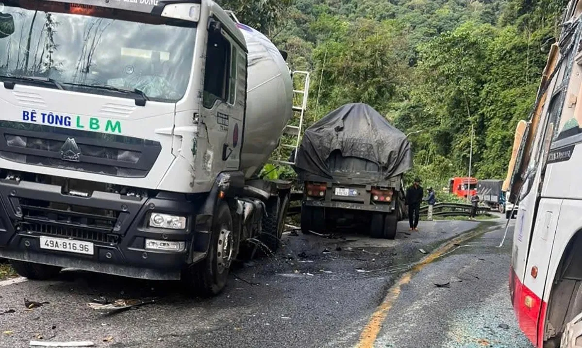 Tai nạn liên hoàn trên đèo Bảo Lộc, giao thông ùn tắc nhiều giờ