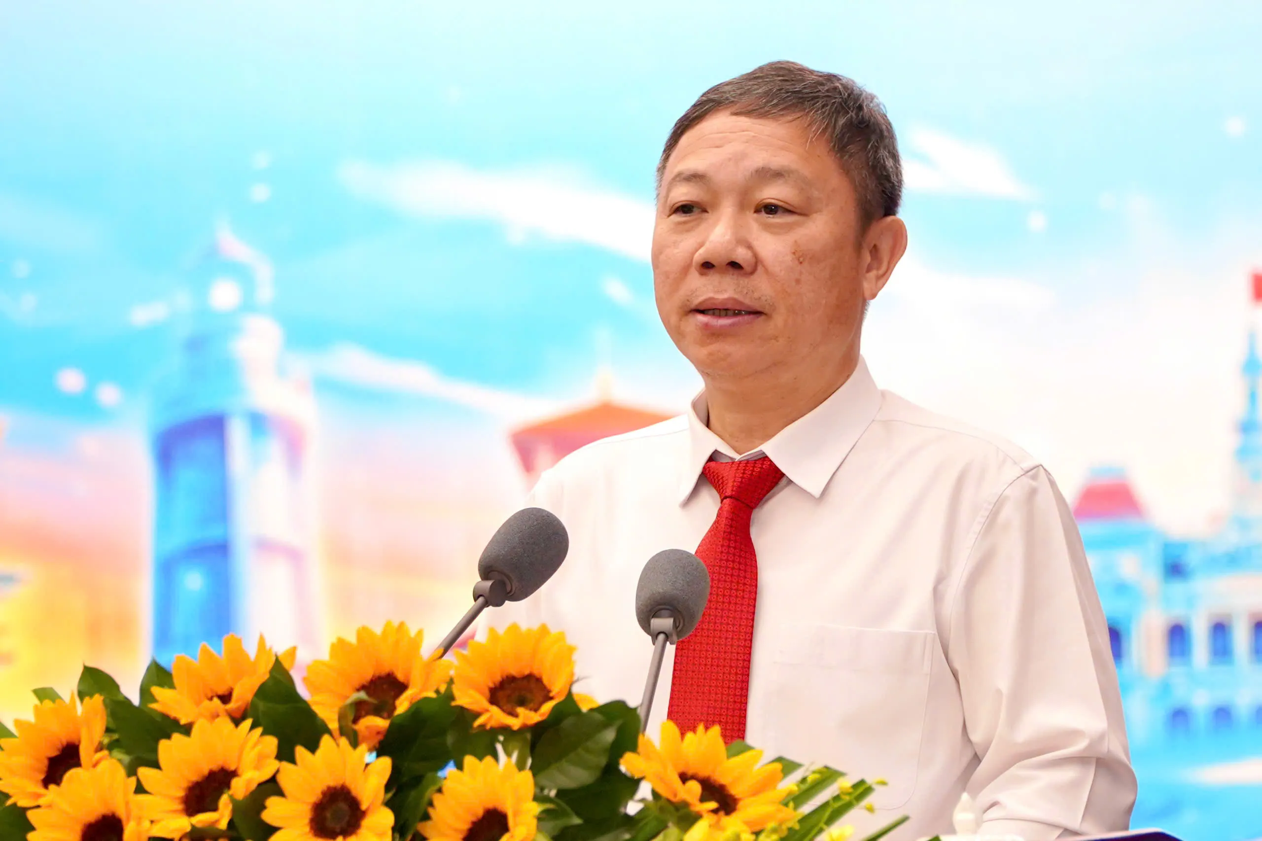 Trưởng Ban Tuyên giáo và Dân vận Thành ủy TPHCM Dương Anh Đức phát biểu tại Hội nghị