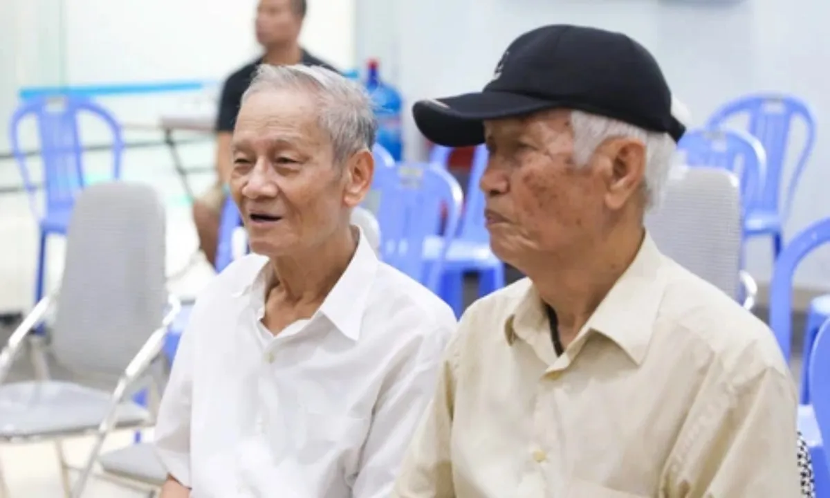 Nghỉ Tết dương lịch 4 ngày: Lương hưu Hà Nội, TPHCM lùi lịch chi trả