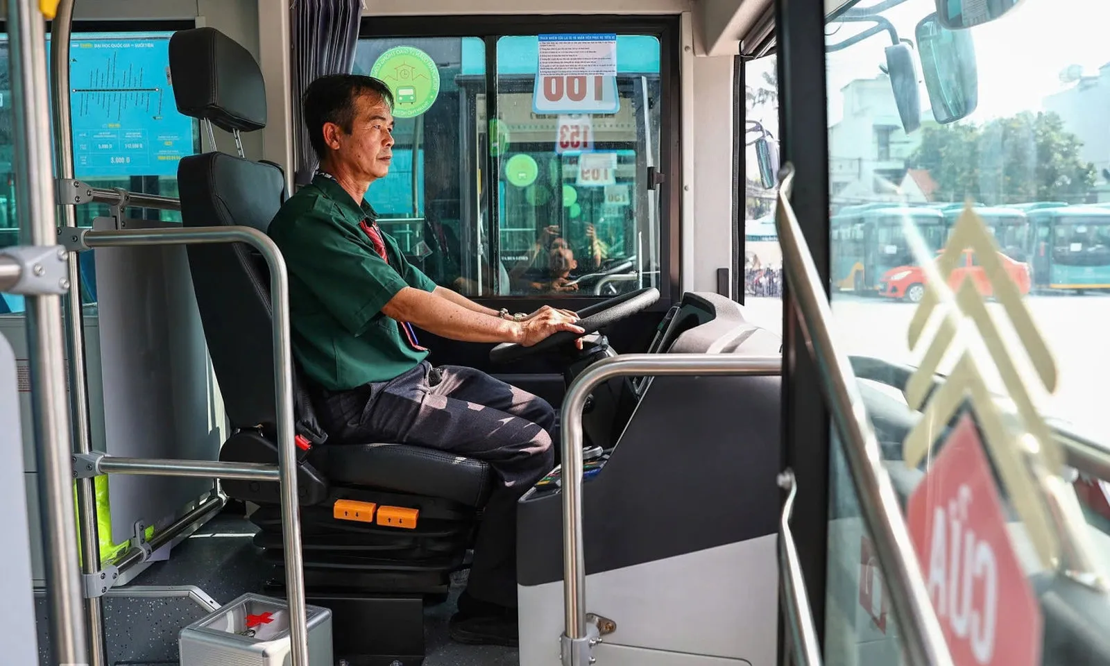 Tài xế lái xe buýt, xe trên 29 chỗ không được quá 57 tuổi