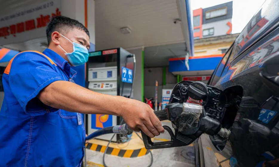 Giá xăng dầu điều chỉnh sớm