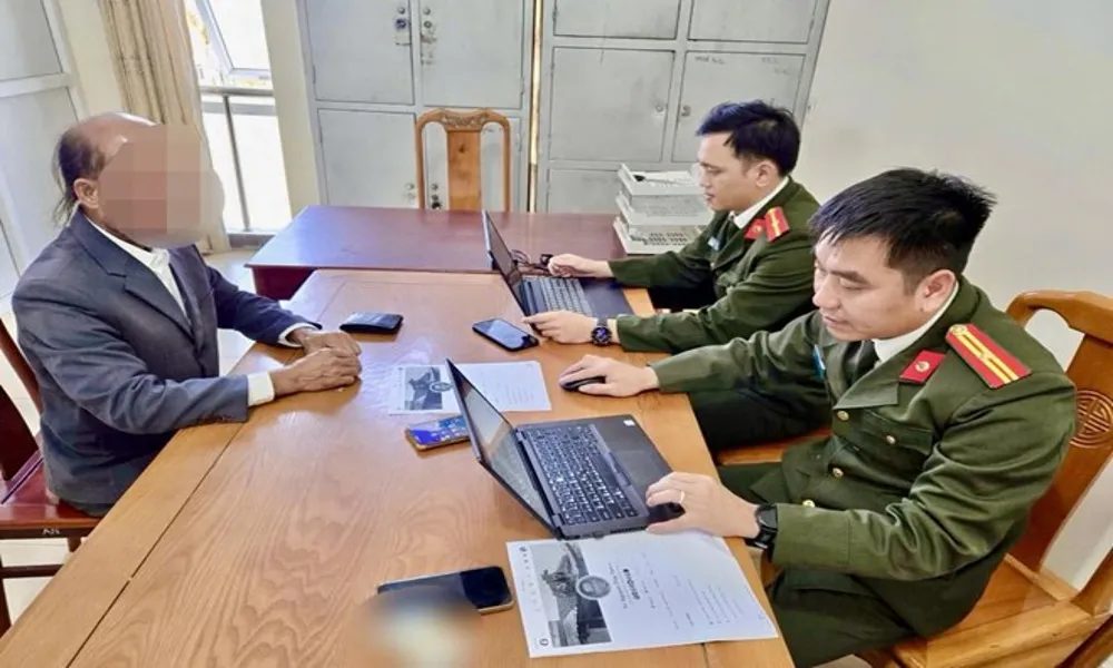 Xử phạt hành chính hai trường hợp phát tán tin giả trên mạng xã hội