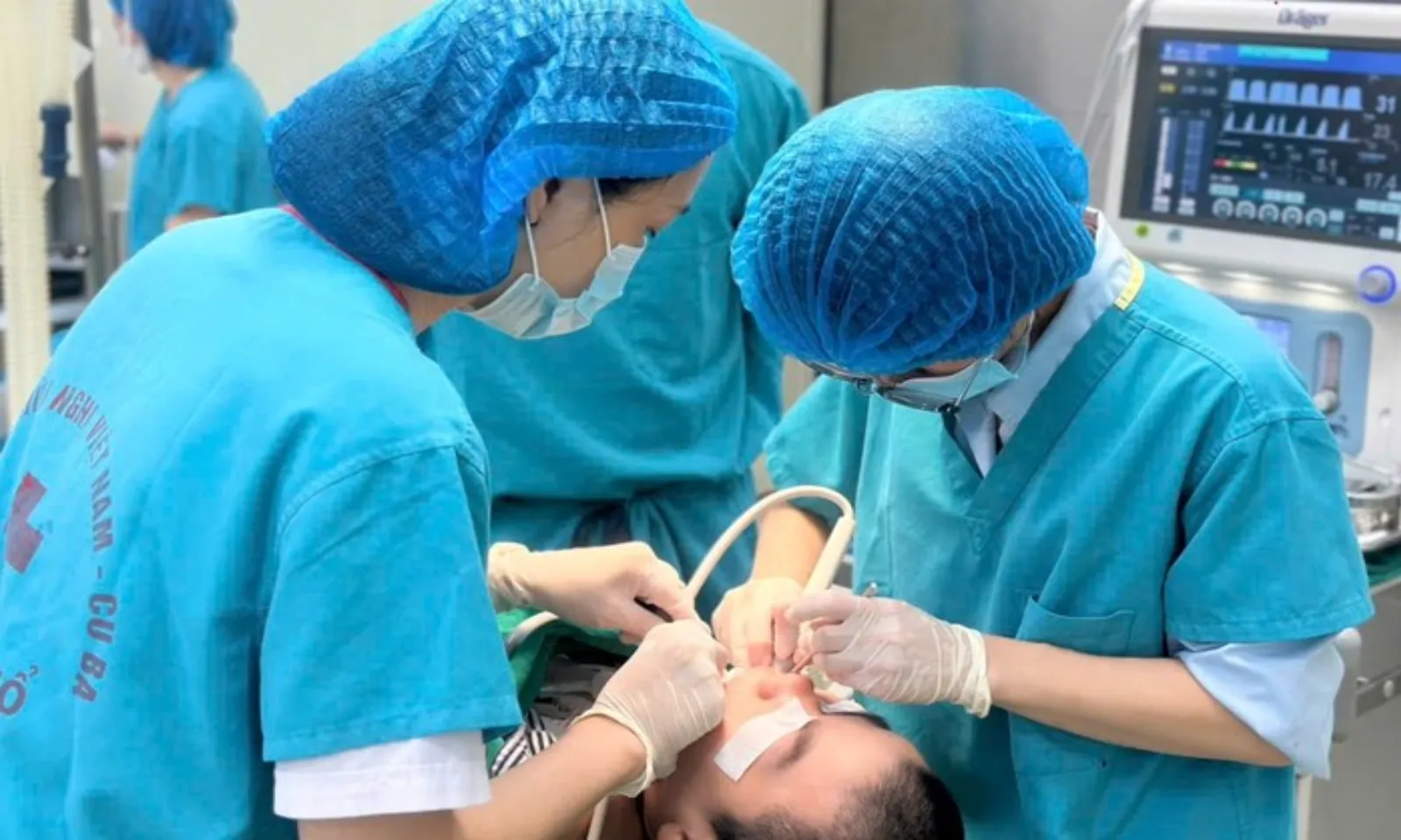 Nhân viên y tế được nâng lương, tăng phụ cấp từ năm 2026