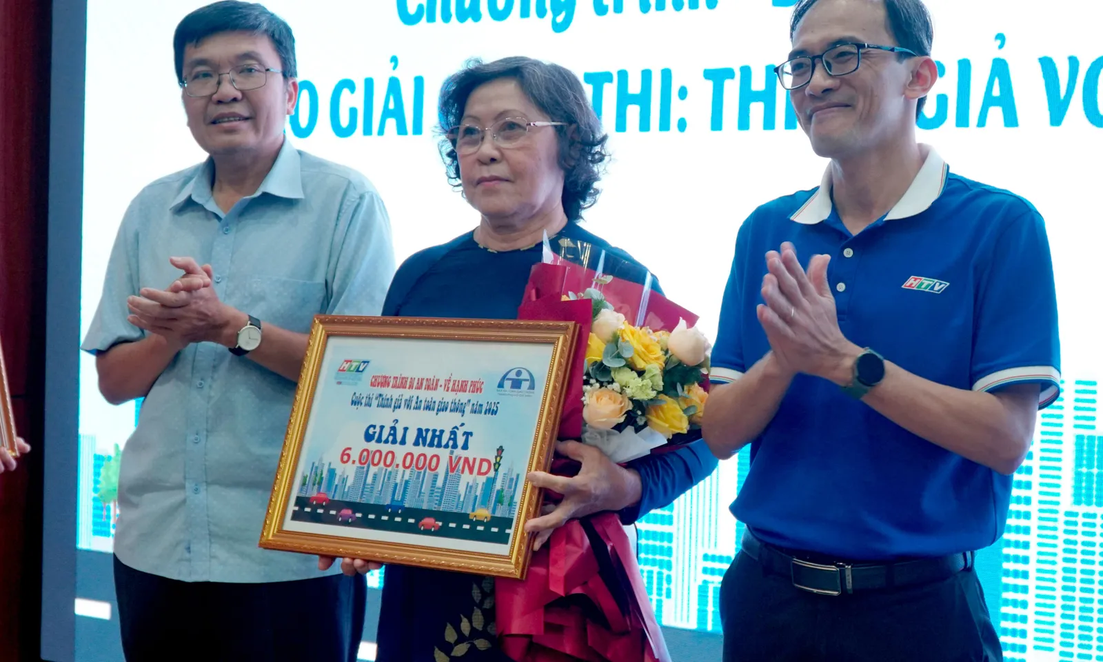 Đi an toàn về hạnh phúc: khi người dân tự kể câu chuyện giao thông