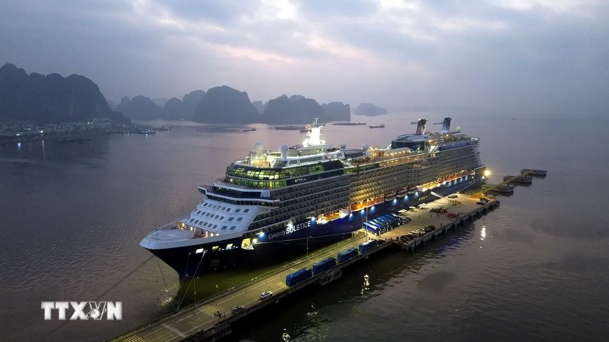 quang-ninh-don-doan-khach-du-lich-tau-bien-ngay-dau-nam-moi-2026