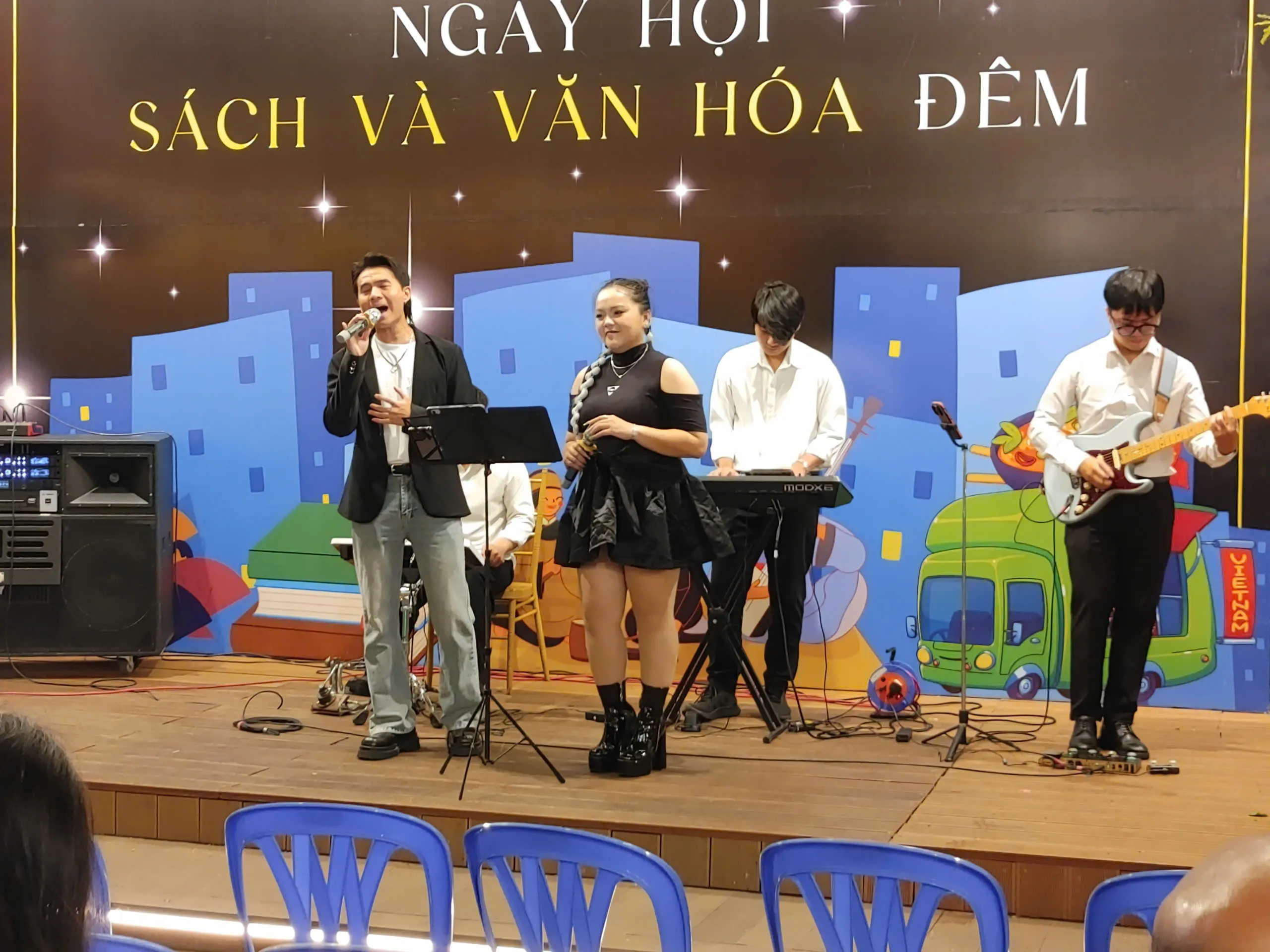 Chương trình nghệ thuật sôi nổi