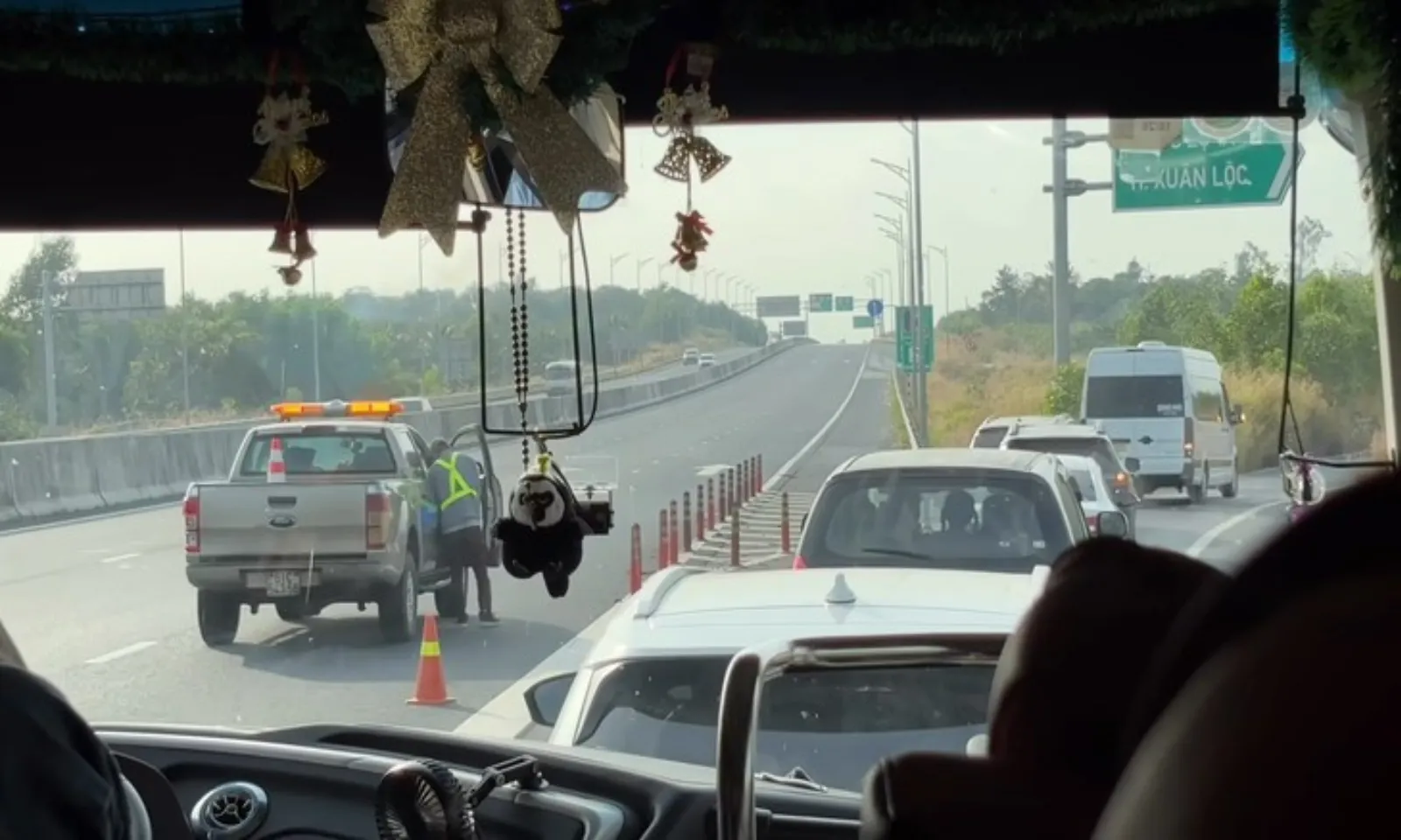 ai nạn liên hoàn 7 xe trên cao tốc Phan Thiết – Dầu Giây - Hình 2