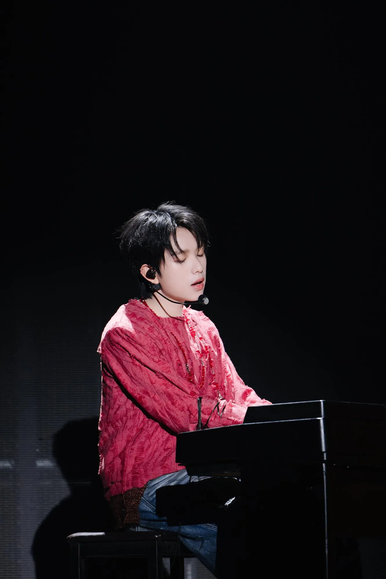 Phúc Nguyên mang đàn piano lên sân khấu, lấp đầy 1% cảm xúc còn thiếu để màn trình diễn trọn vẹn