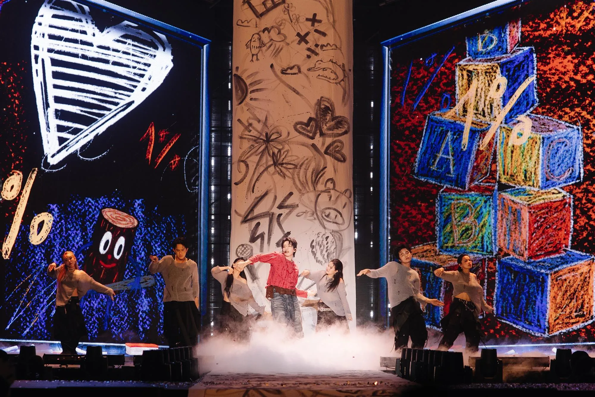 Phúc Nguyên nỗ lực thay đổi bản thân để có những bước di chuyển đẹp mắt trên sân khấu