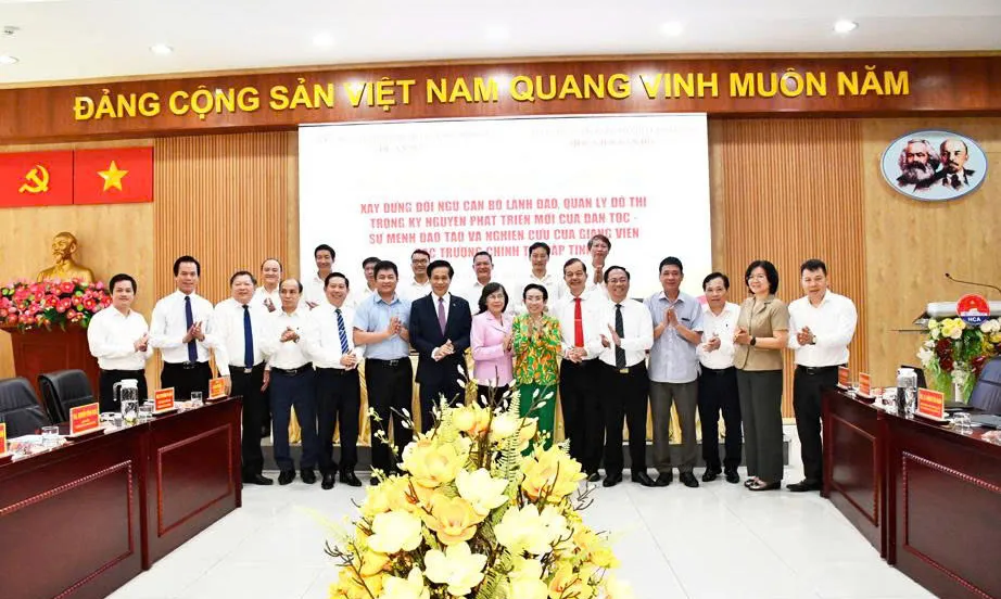 Lấy sự hài lòng của người dân và doanh nghiệp làm thước đo hiệu quả công tác