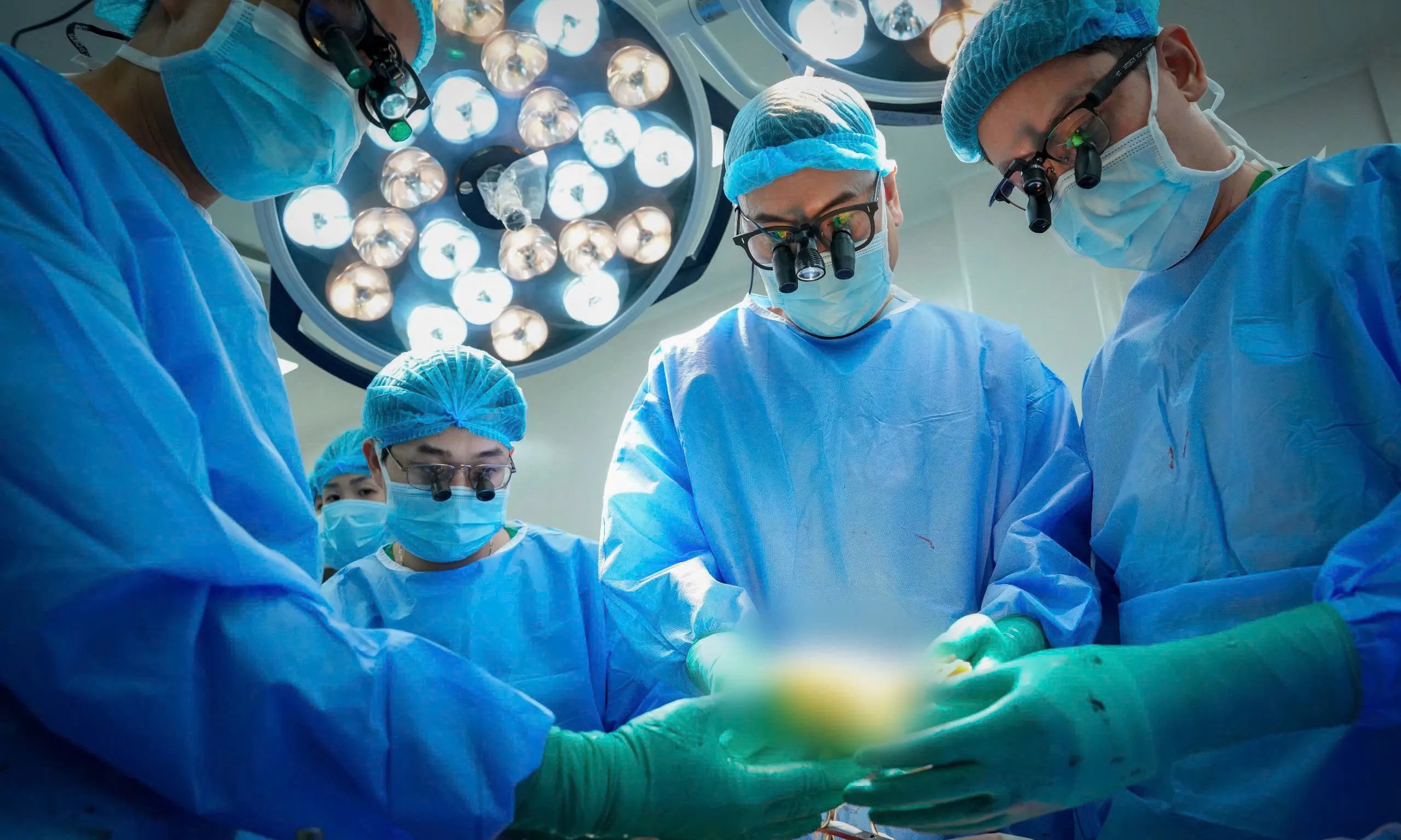 Hai sự sống được tiếp nối trong đêm tại Bệnh viện Đại học Y Dược TPHCM