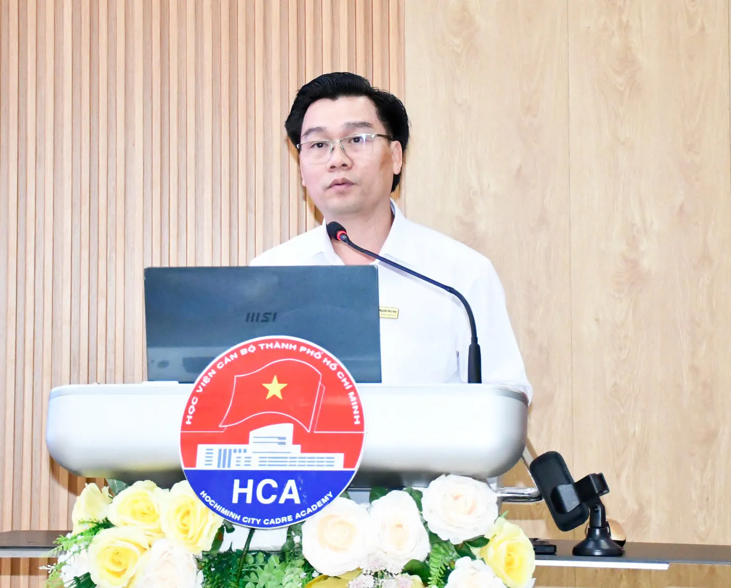 PGS.TS. Lê Tuấn Anh đề dẫn Hội thảo