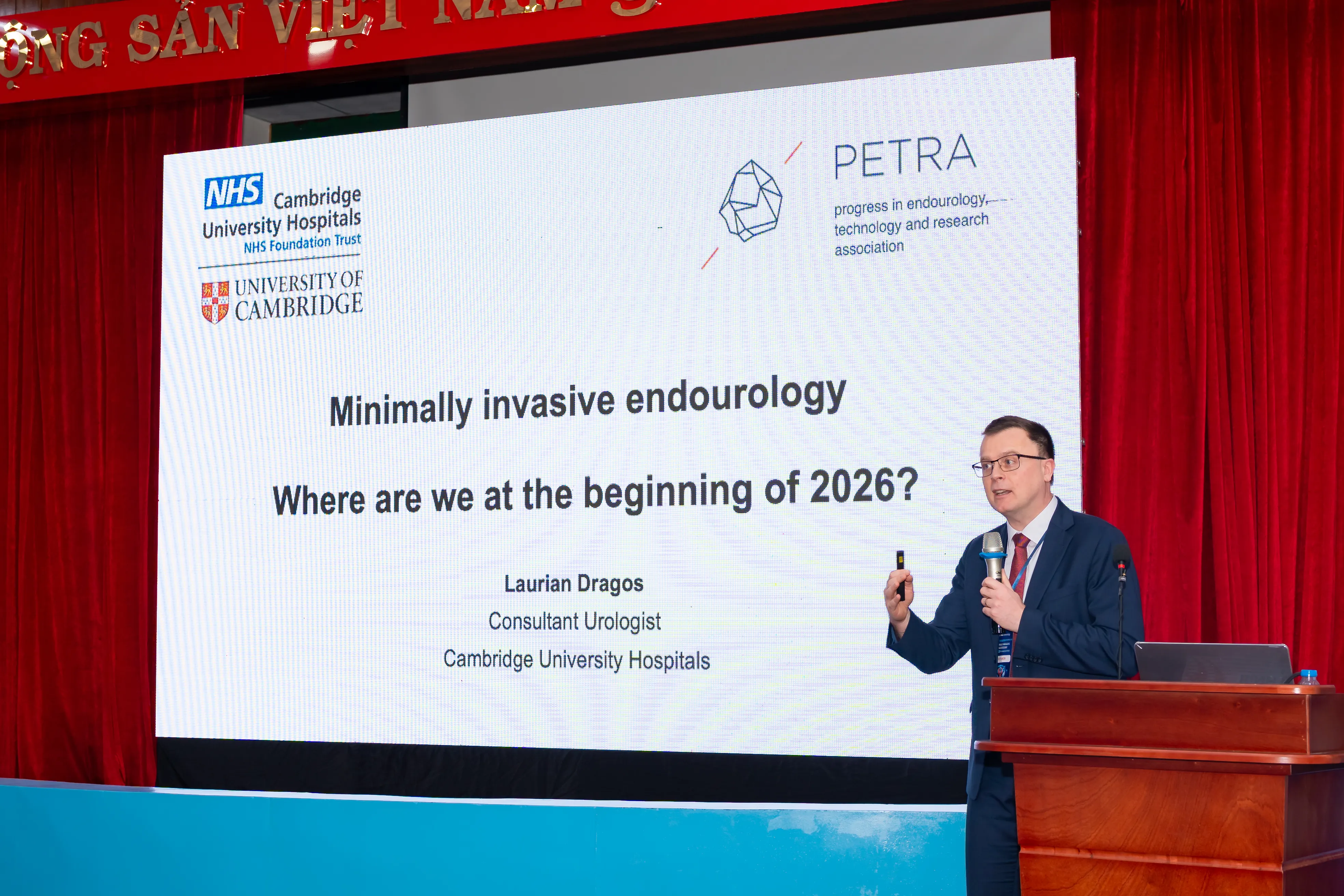 Bác sĩ Laurian Bogdan Dragos