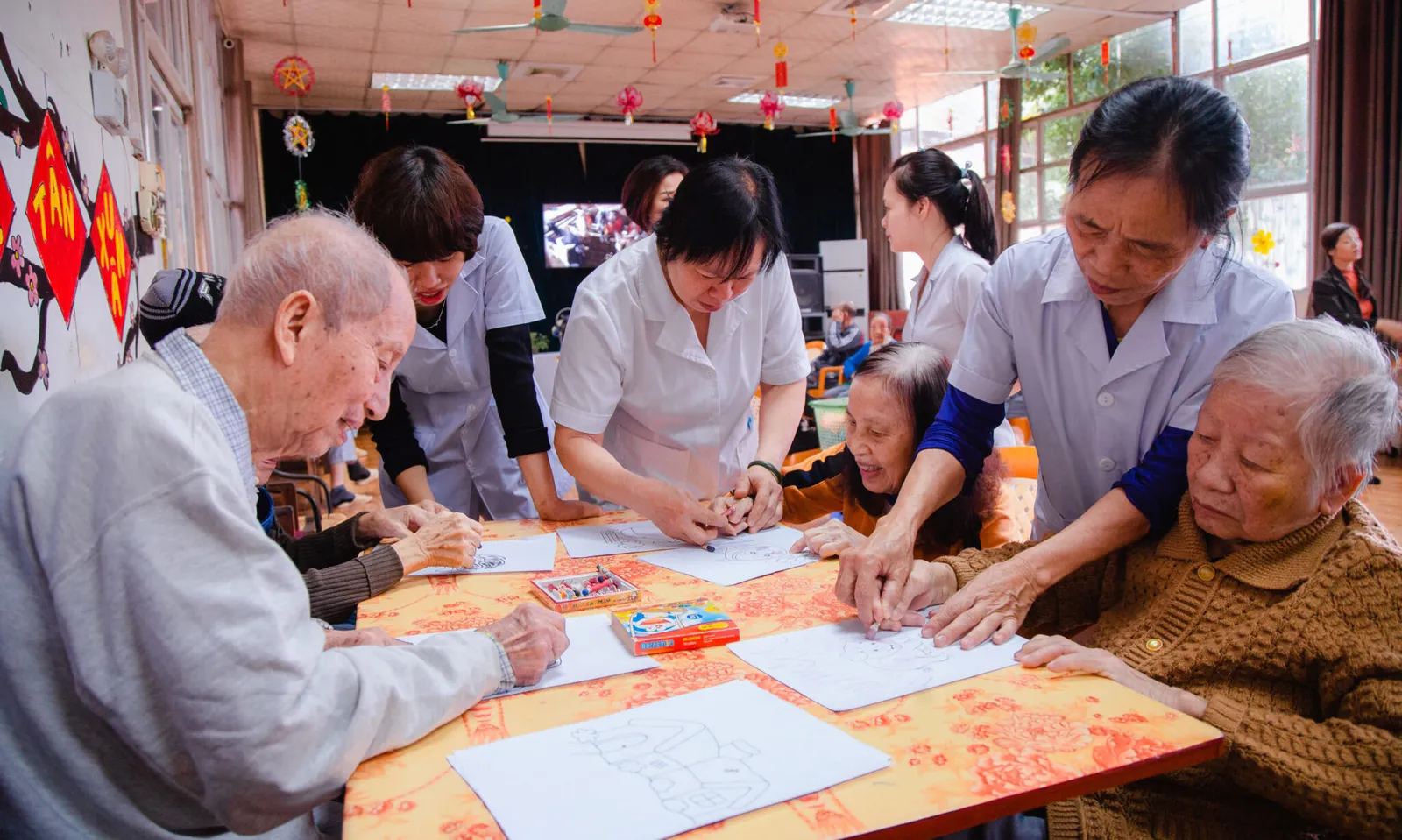 Đa dạng hóa mô hình chăm sóc người cao tuổi là yêu cầu cấp thiết